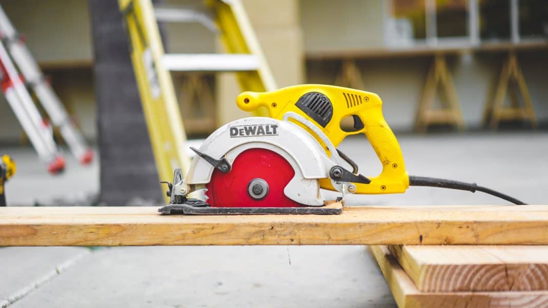 Ryobi vs. DeWalt How Do Their Drills Compare? Prudent Reviews