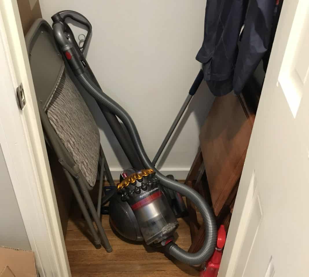Canister vs. Upright Vacuums (Which Are Better?) Prudent Reviews