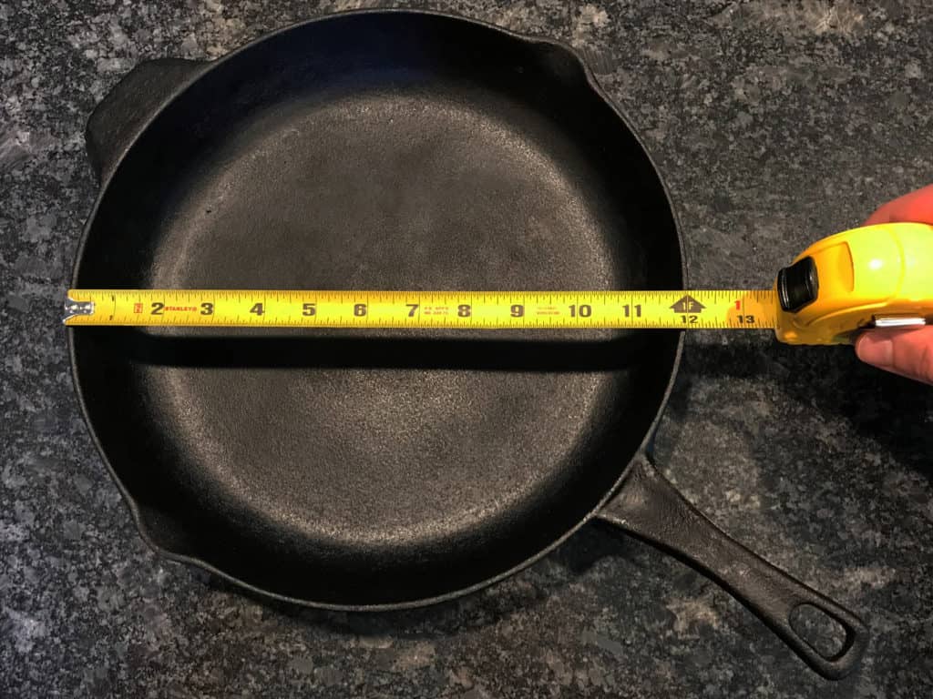 Average Cast Iron Skillet Weight With 17 Examples Prudent Reviews