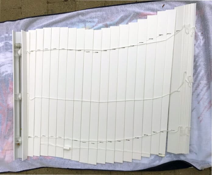 3 Easy Ways to Clean Vinyl Blinds (StepbyStep Guide) Prudent Reviews