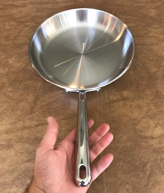 https://prudentreviews.com/wp-content/uploads/2020/11/Misen-10-inch-stainless-steel-skillet-handle.jpg