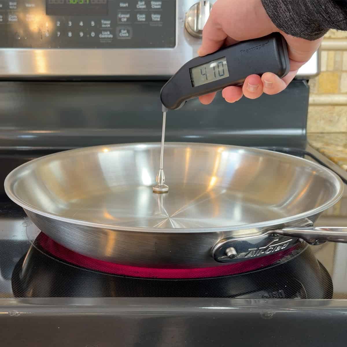 All-Clad D5 heat conduction after 2 minutes outer edge