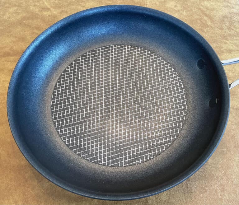 6 Best HexClad Cookware Alternatives (With Comparison Chart)