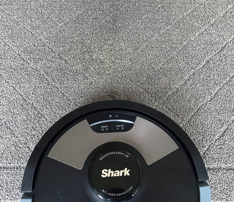 15 Pros and Cons of Robot Vacuums (Are They Worth It?)