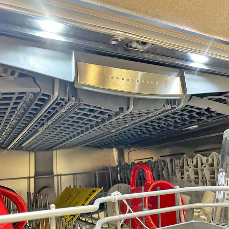 Bosch 800 vs. Benchmark Dishwashers (9 Key Differences)