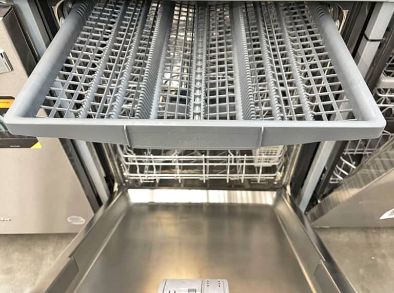 Bosch vs. KitchenAid Dishwashers (7 Key Differences) Prudent Reviews