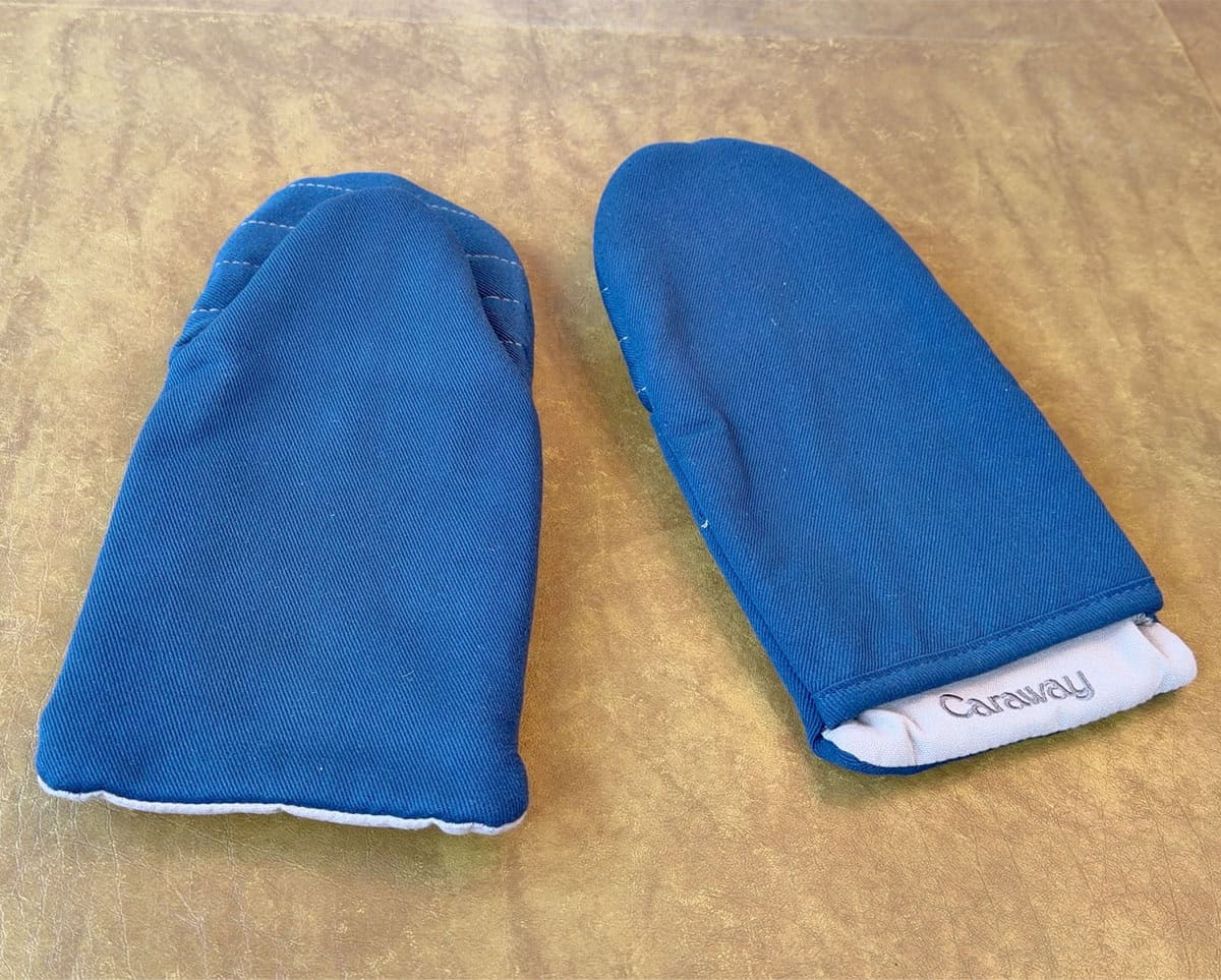 Caraway Oven Mitts