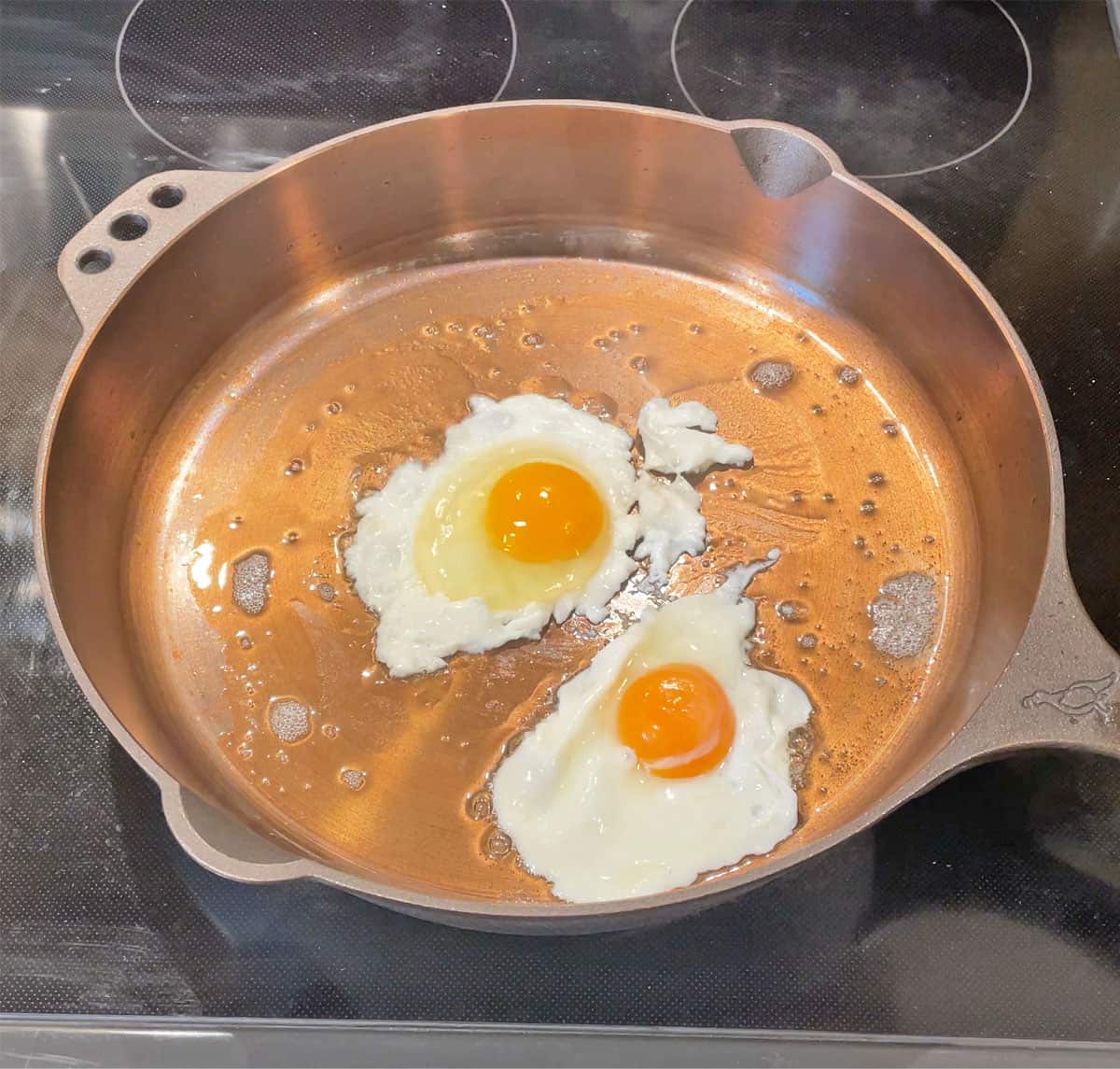 Cooking eggs in a Smithey cast iron skillet