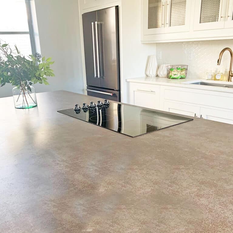 15 Pros & Cons of Kitchen Island Cooktops (Are They a Good Idea?)