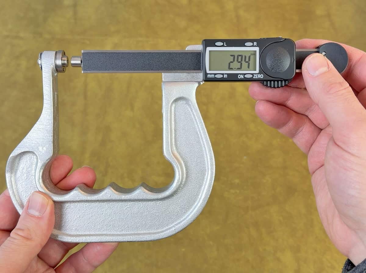 Digital Micrometer to measure thickness of pots and pans