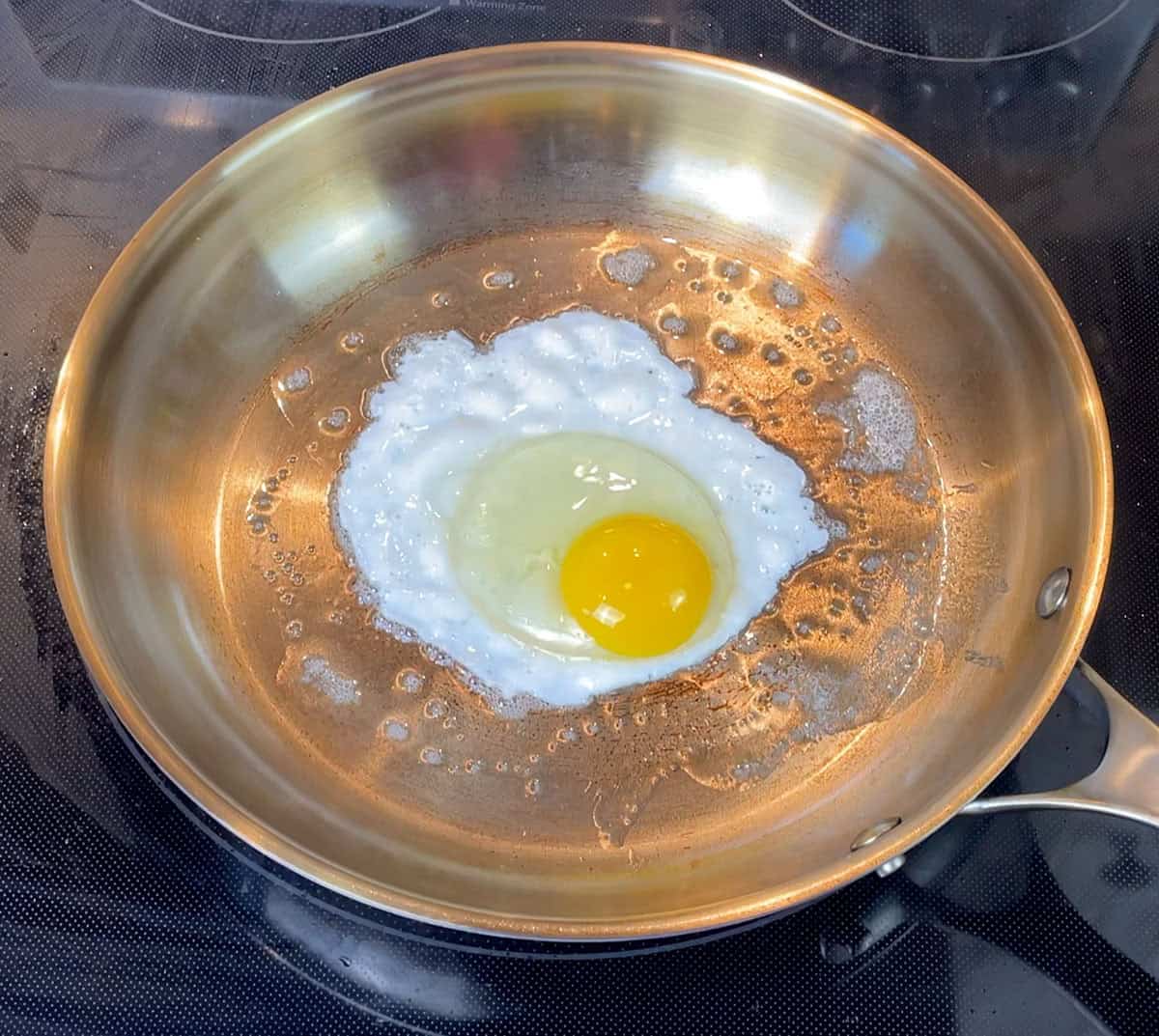 Egg not sticking to Strata pan with minimal fat