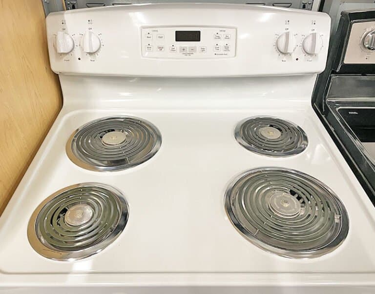 10 Types of Stoves/Cooktops (And the Pros & Cons of Each)