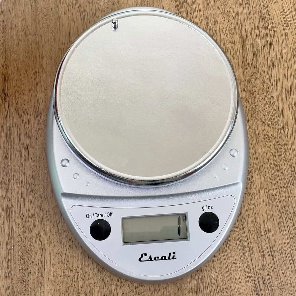 Escali kitchen scale testing accuracy with 1 gram weight