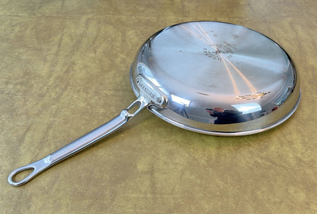 Hestan ProBond Luxe frying pan exterior