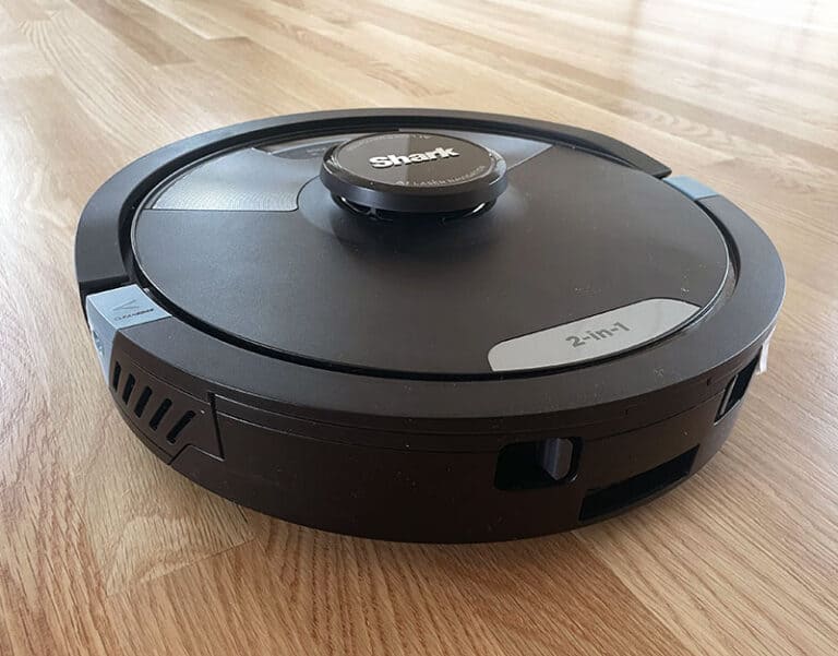 15 Pros and Cons of Robot Vacuums (Are They Worth It?)