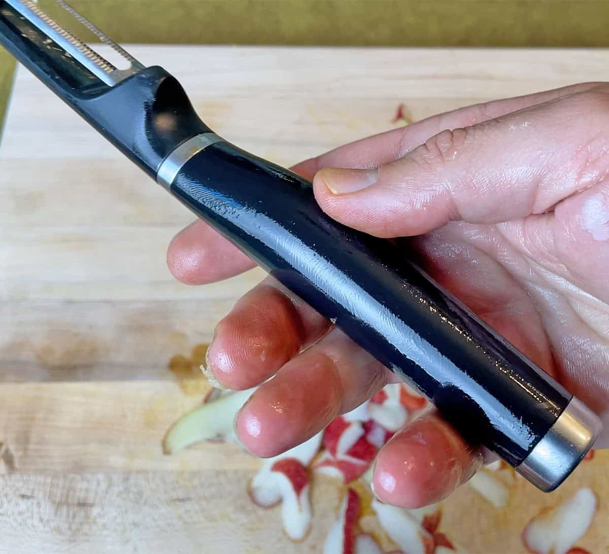 KitchenAid Classic Euro Peeler oily hand test