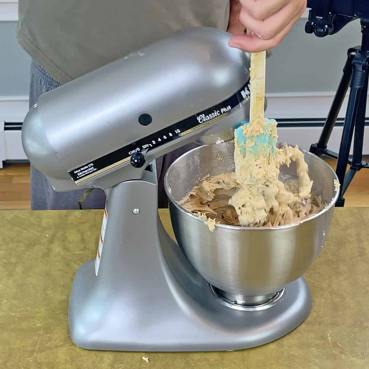 KitchenAid Classic mixer head closing accidentally