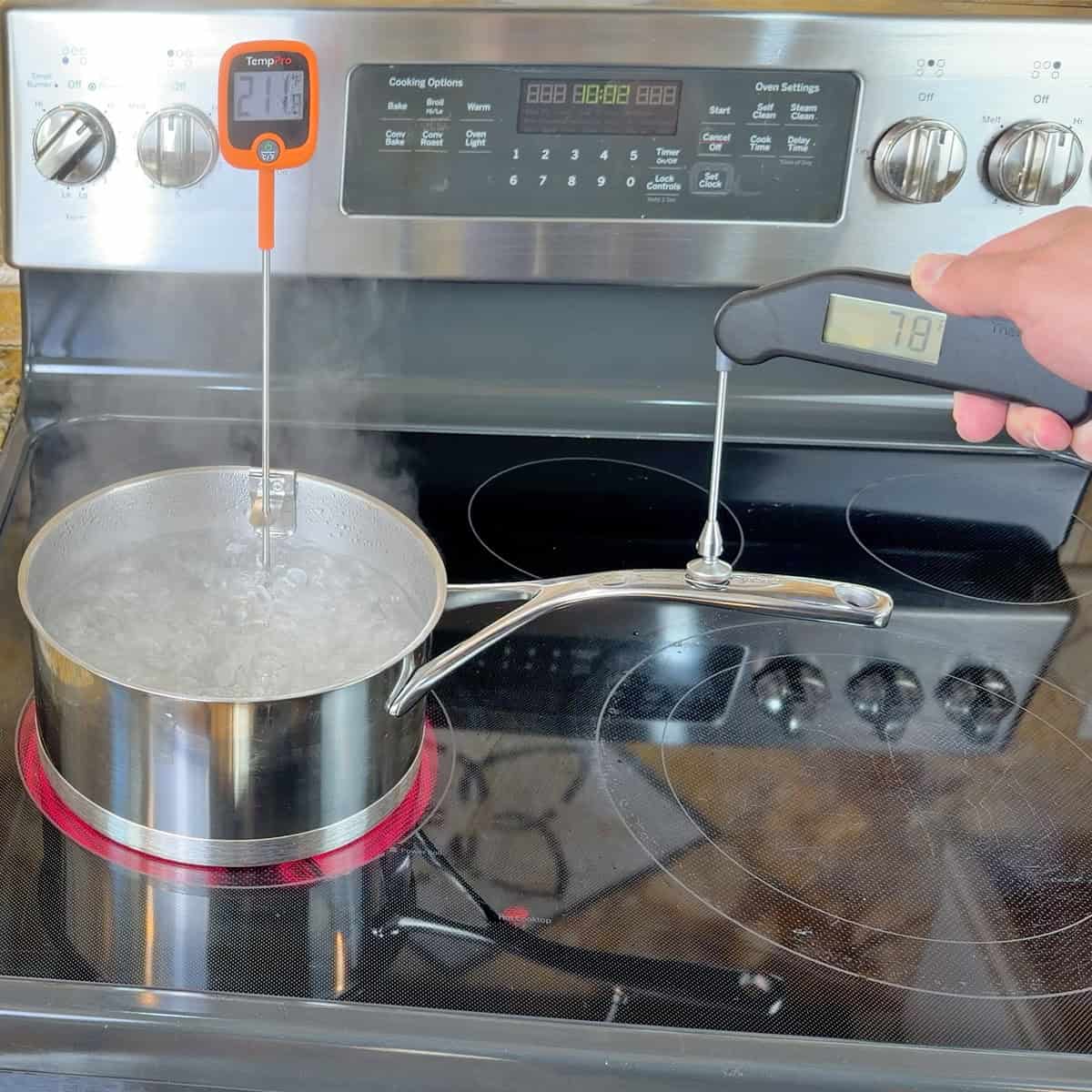 Measuring saucepan handle temperature after boiling water for 10 minutes