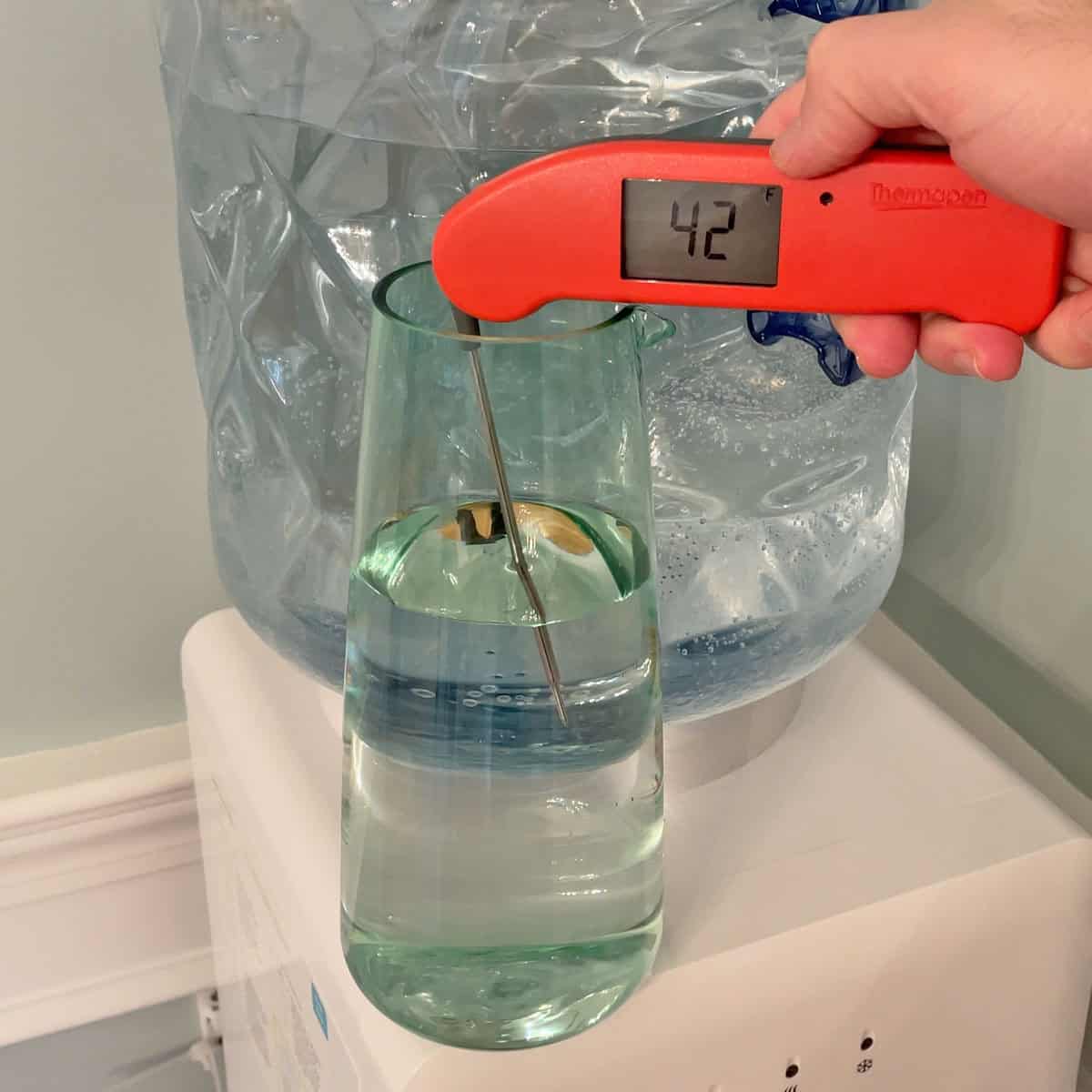 Measuring water temperature used for rice cooker testing