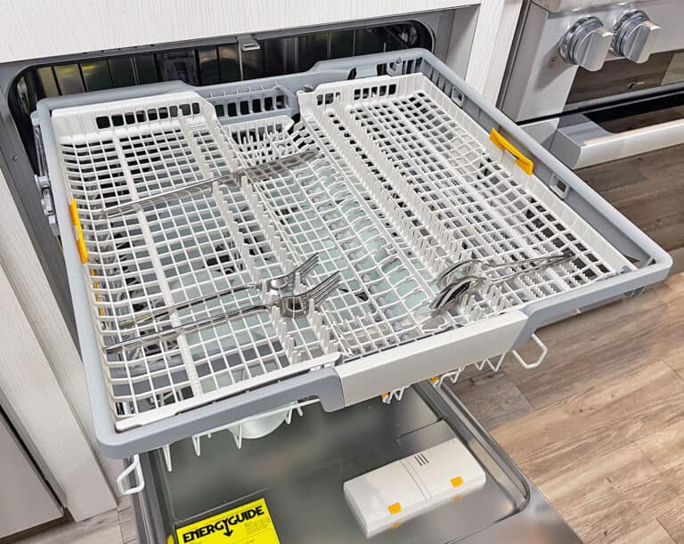 Miele vs. Bosch Dishwashers (8 Key Differences)