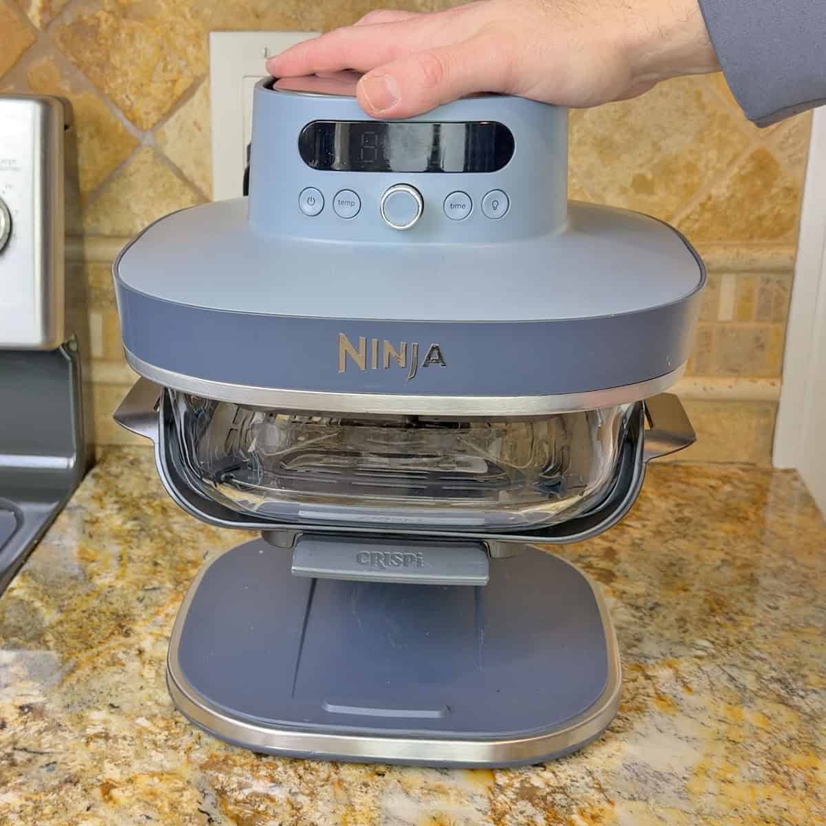 Ninja Crispi Pro raised base with 2 quart container