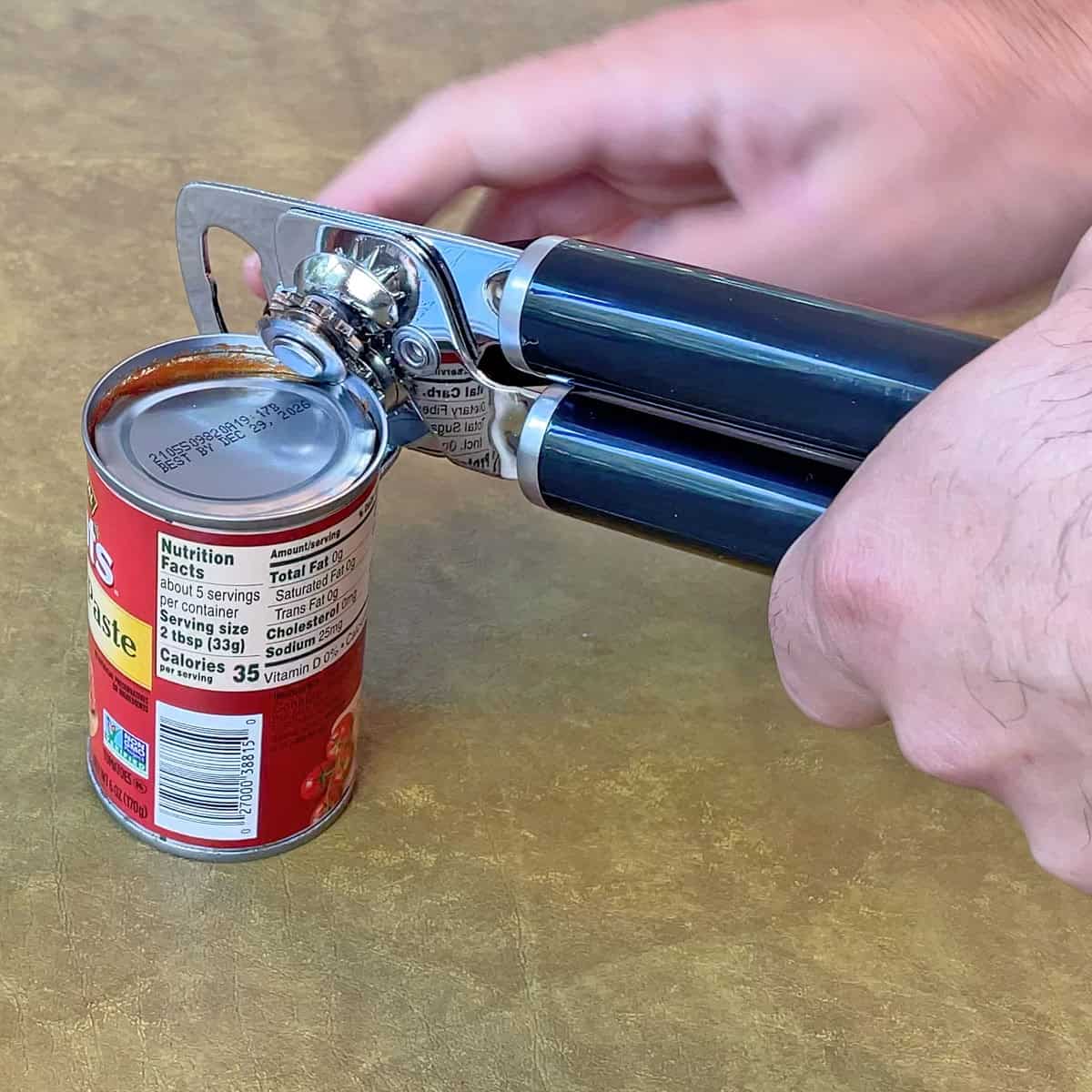 Opening a can with KitchenAid Classic can opener