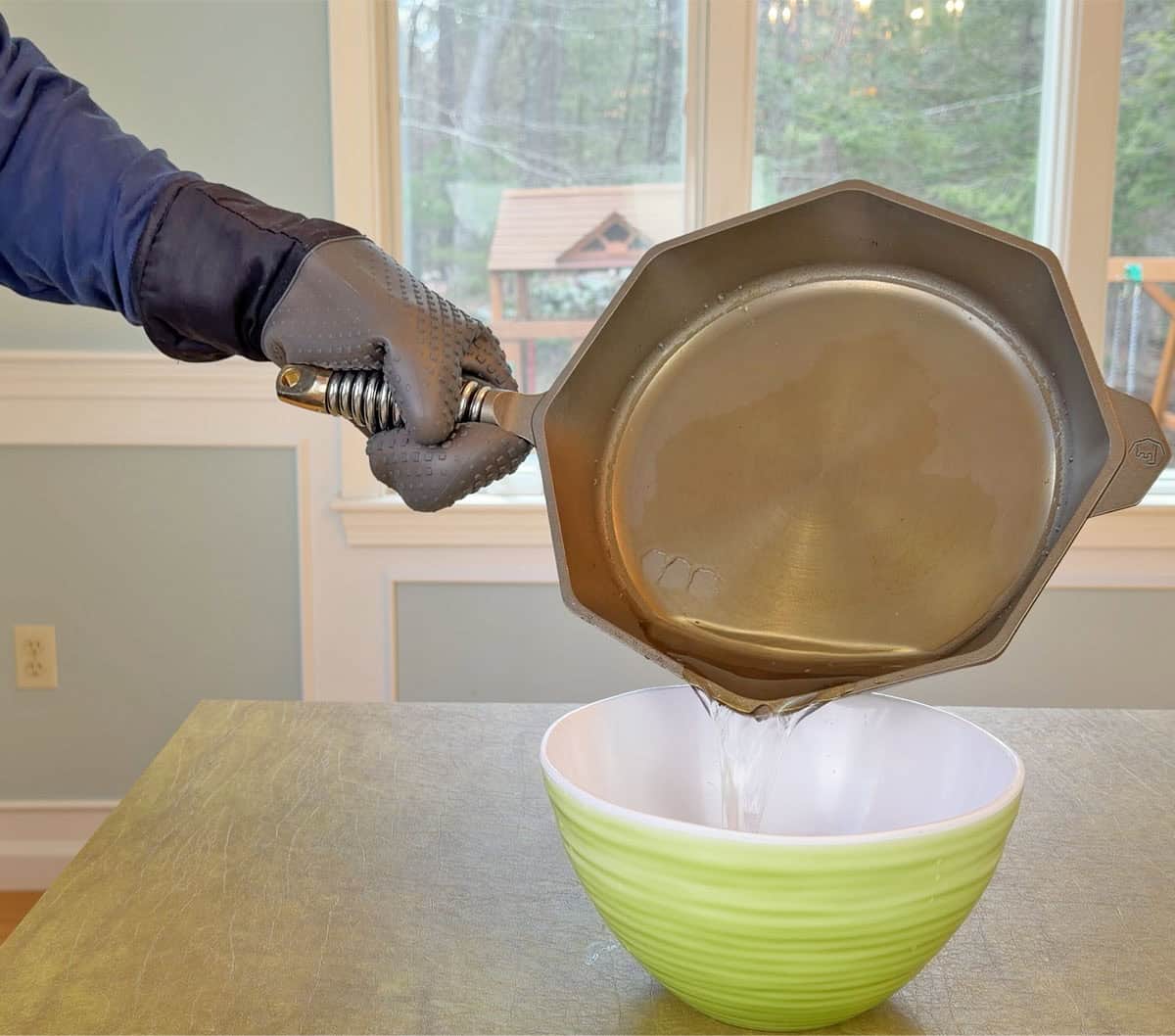 Oven mitt grip test