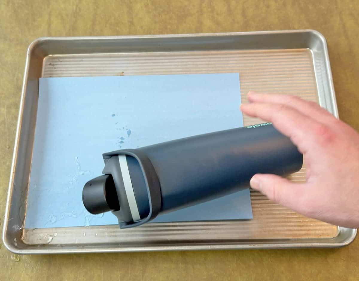 Owala FreeSip Sway lid opening when unlocked and tipped over