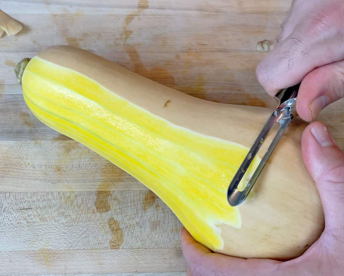 Peeling a butternut squash with the Linden Swede Original Jonas peeler