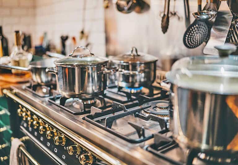 10 Types of Stoves/Cooktops (And the Pros & Cons of Each)