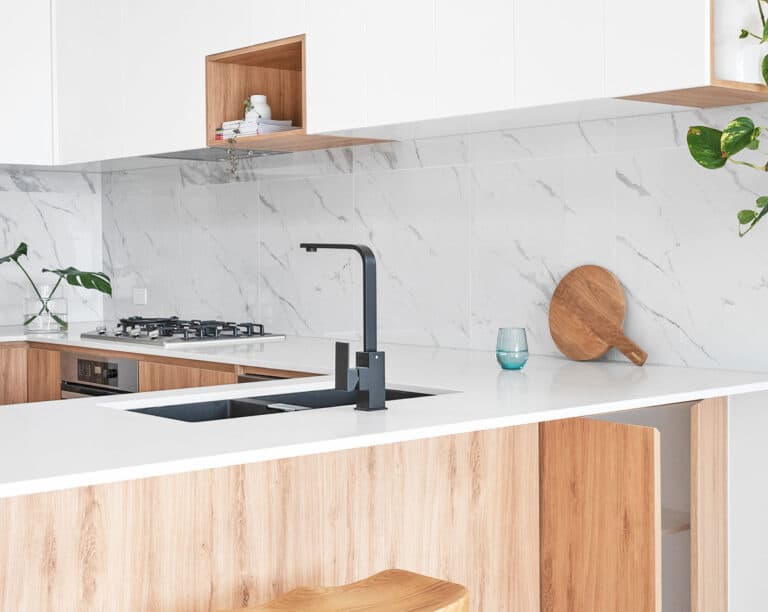 15 Pros & Cons of Marble Backsplashes (Are They Worth It?)