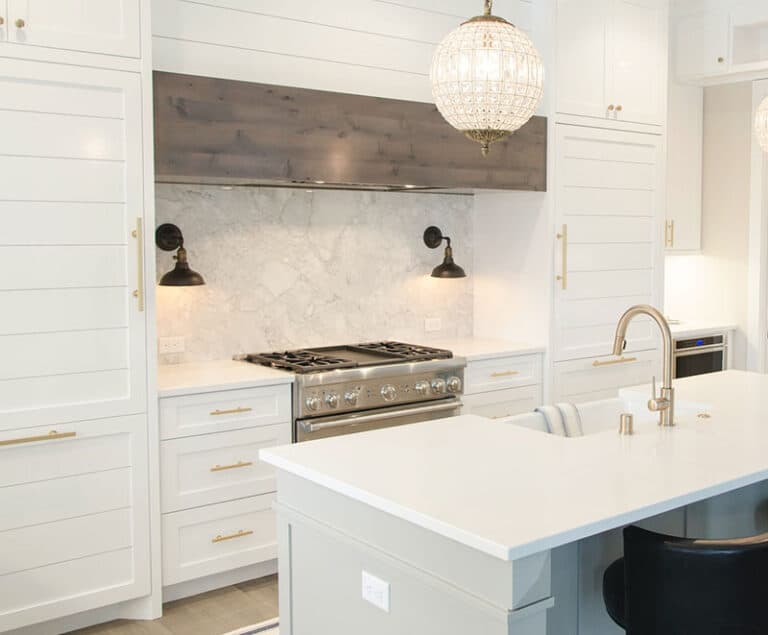 15 Pros & Cons of Quartz Backsplashes (Are They Worth It?)