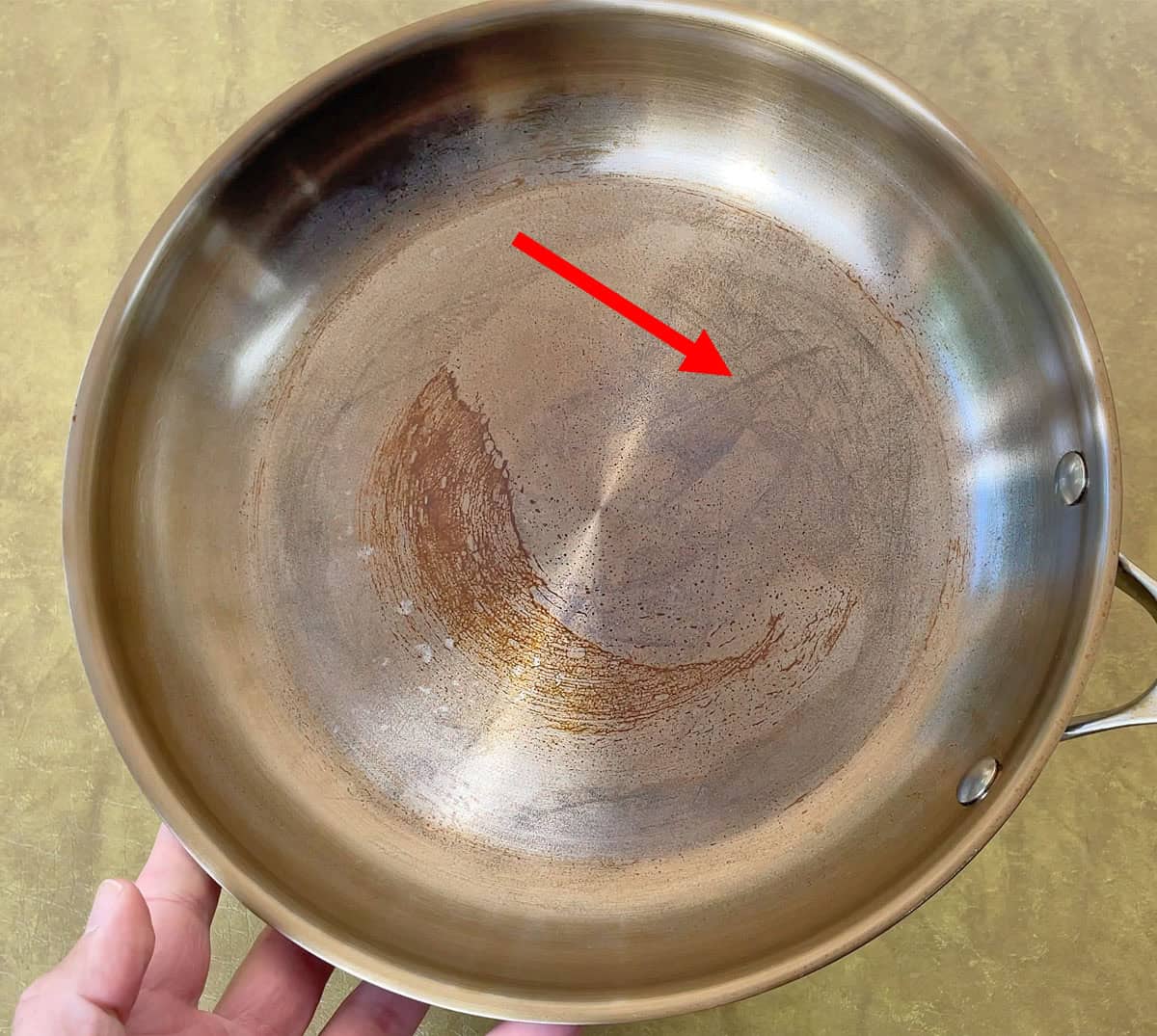 Scuff marks on Strata pan from durability tests