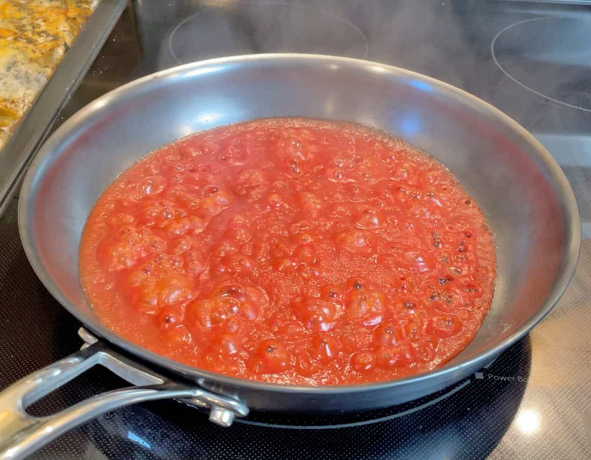 Simmering crushes tomatoes in Anolon EverLast N2 pan