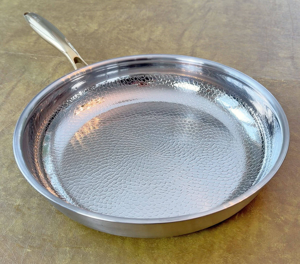 Taima Titanium Pan