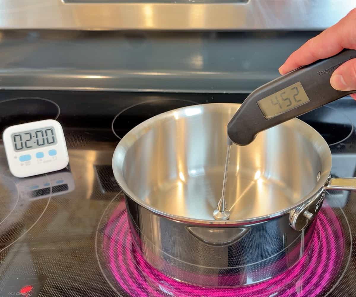 Testing heat distribution of 13 saucepans