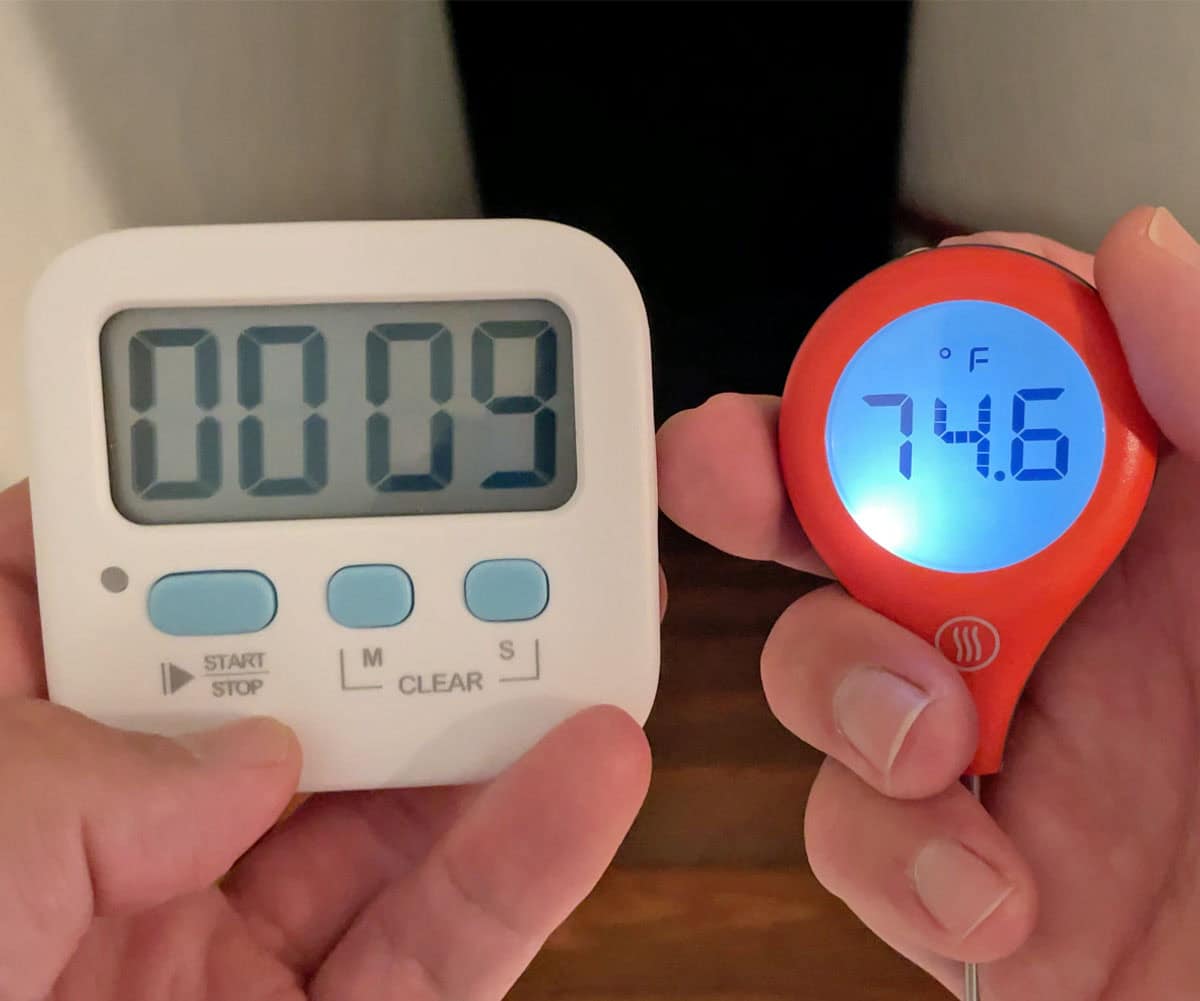 Testing instant read thermometers to see how long the backlight stays on