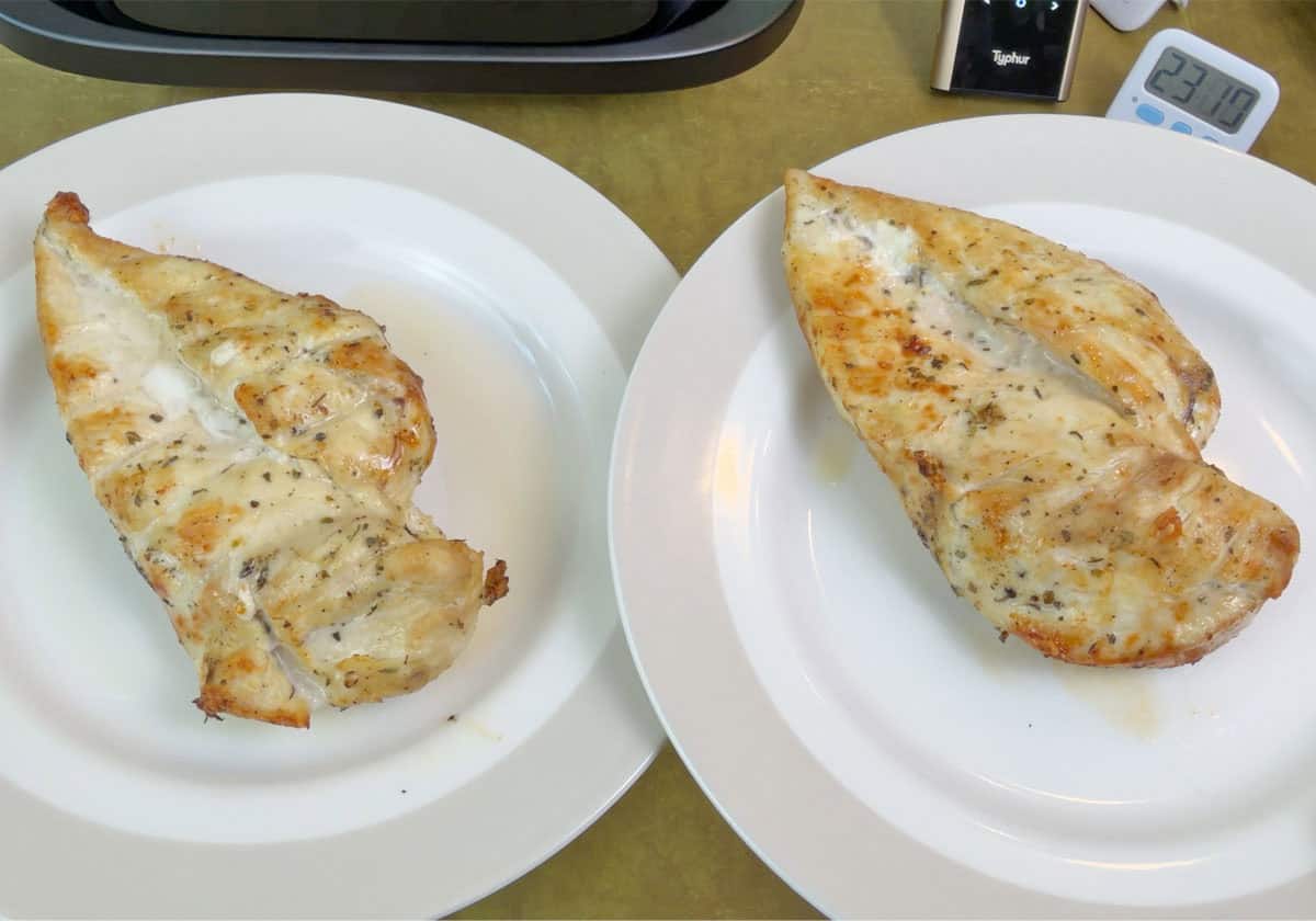 Top of chicken breast cooked in T-fal Surface XXL Infrared Air Fryer vs chicken cooked in the Typhur Dome 2