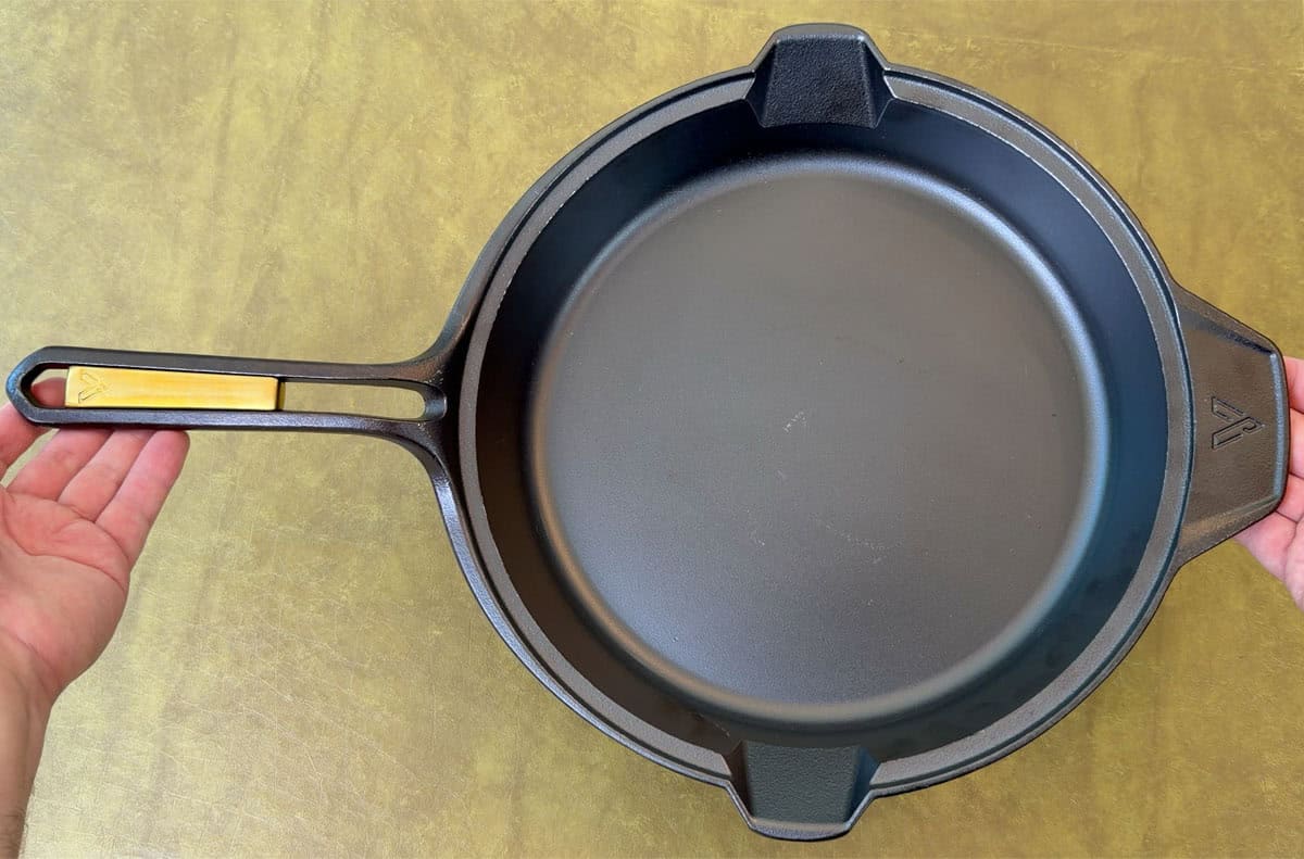 Victoria Signature cast iron skillet