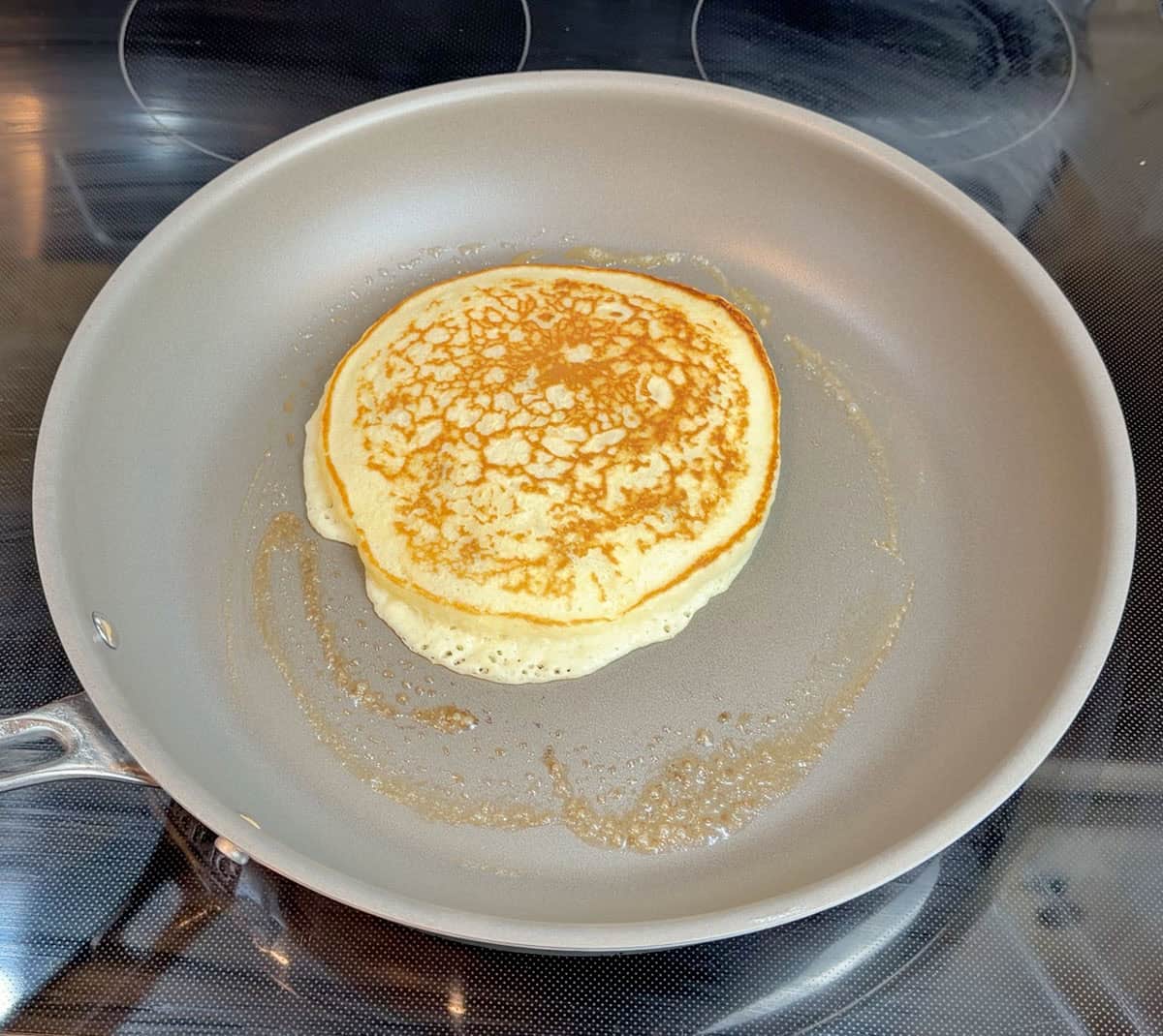 Viking PureGlide Pro pancake test with fat