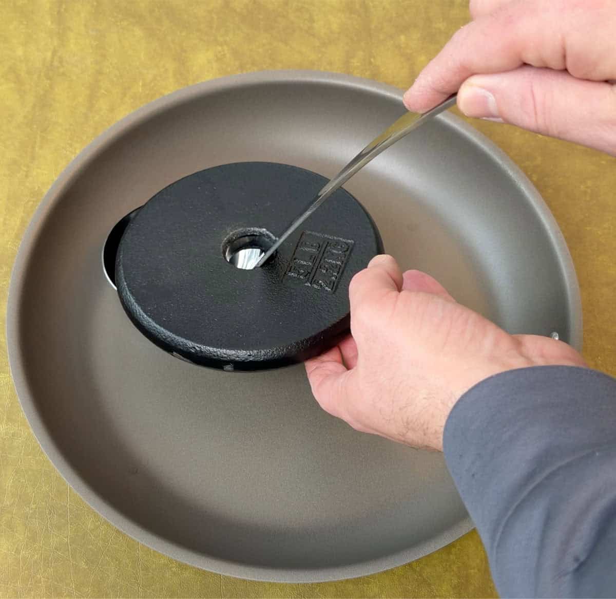 Viking PureGlide Pro scratch test with metal ladle