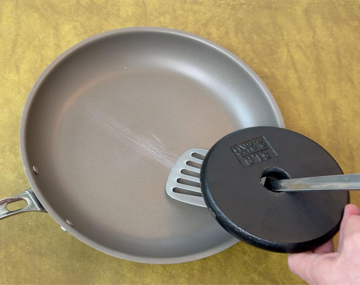 Viking PureGlide Pro scratch test with metal spatula