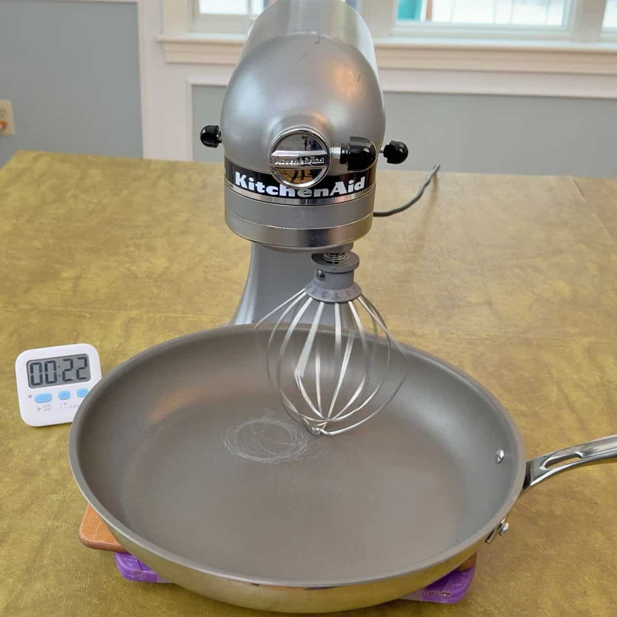 Viking PureGlide Pro scratch test with metal whisk