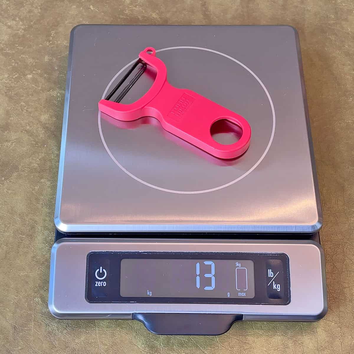 Weighing Kuhn Rikon Original Swiss Peeler