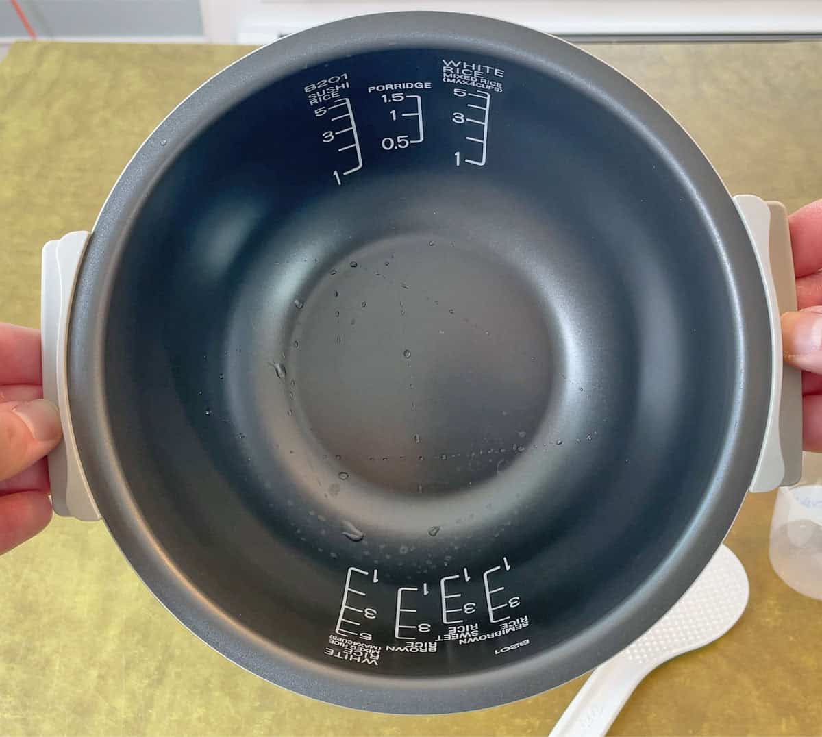 Zojirushi Neuro Fuzzy Rice Cooker inner pot with handles